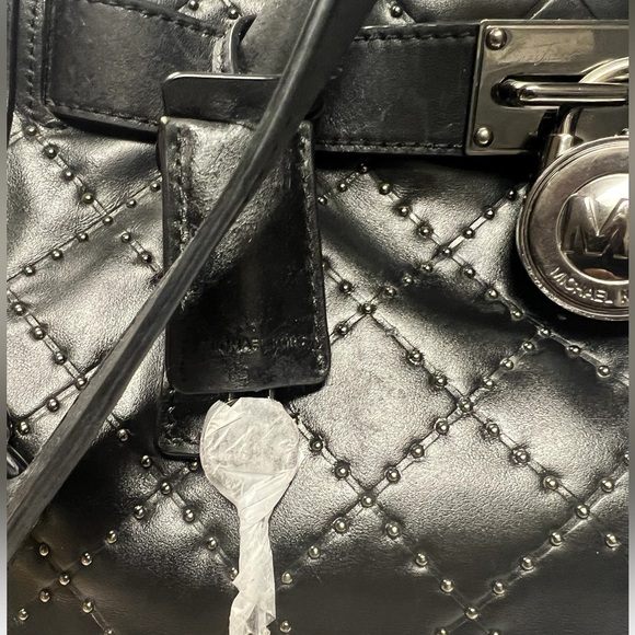 - Michael Kors Hamilton satchel with optional chain and leather strap lock/ key - Picture 8 of 16